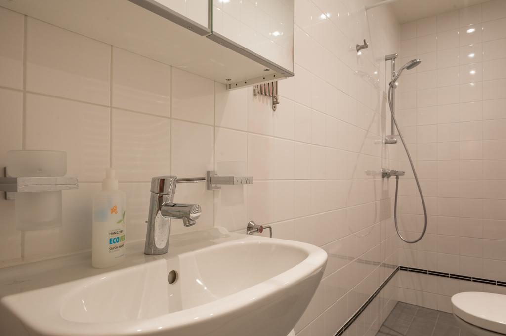 Canal View Amsterdam Apartment Екстериор снимка